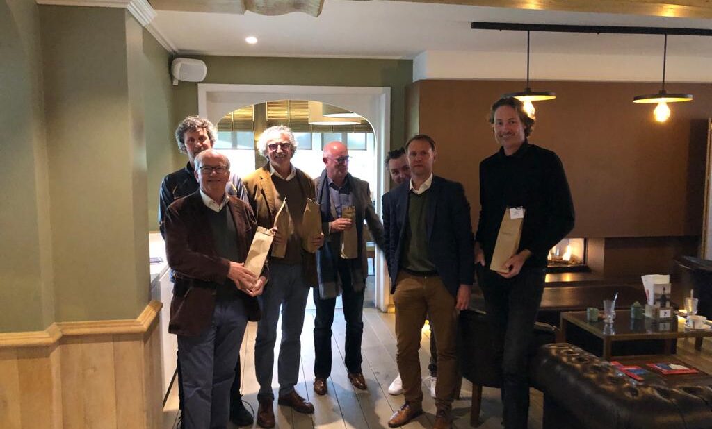 Foto’s van de winnaars van wedstrijden Pinot Knokke en Optiek Sluis